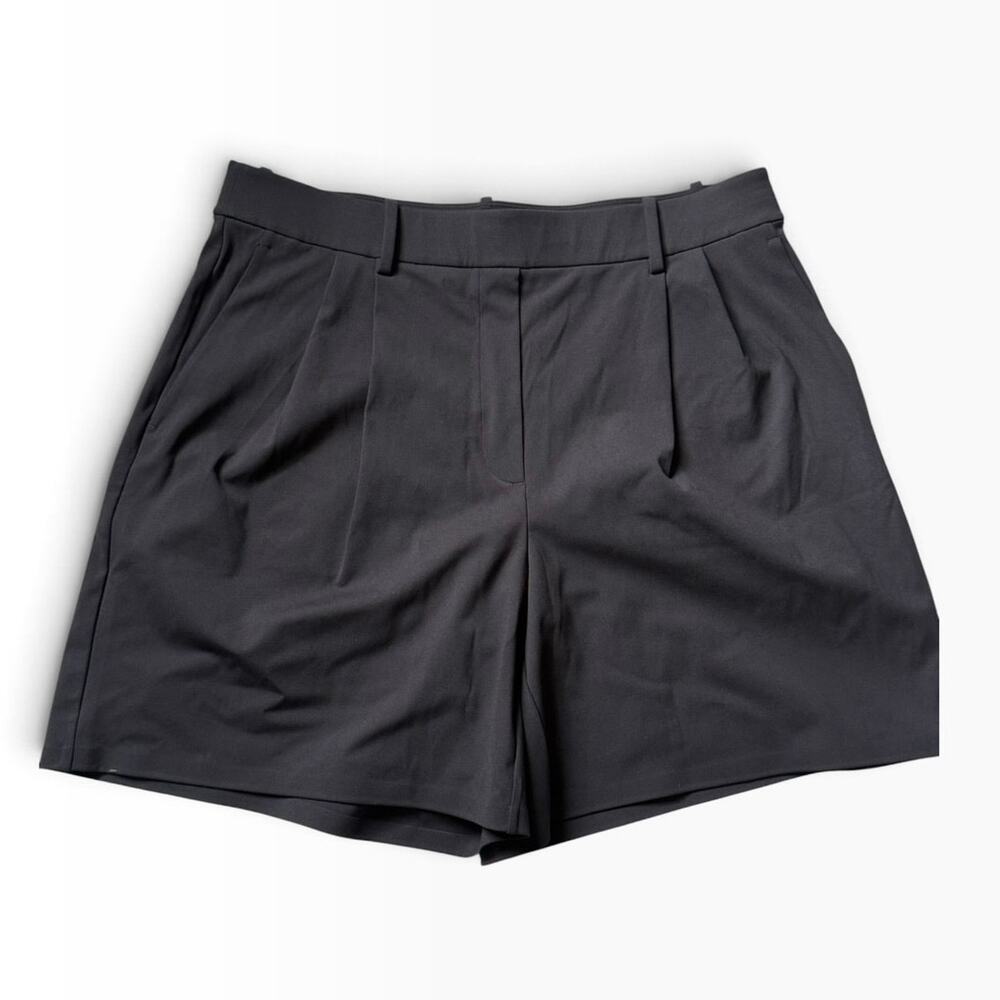 Lululemon Black Daydrift™ Pleated High-Rise Short 7" – XL